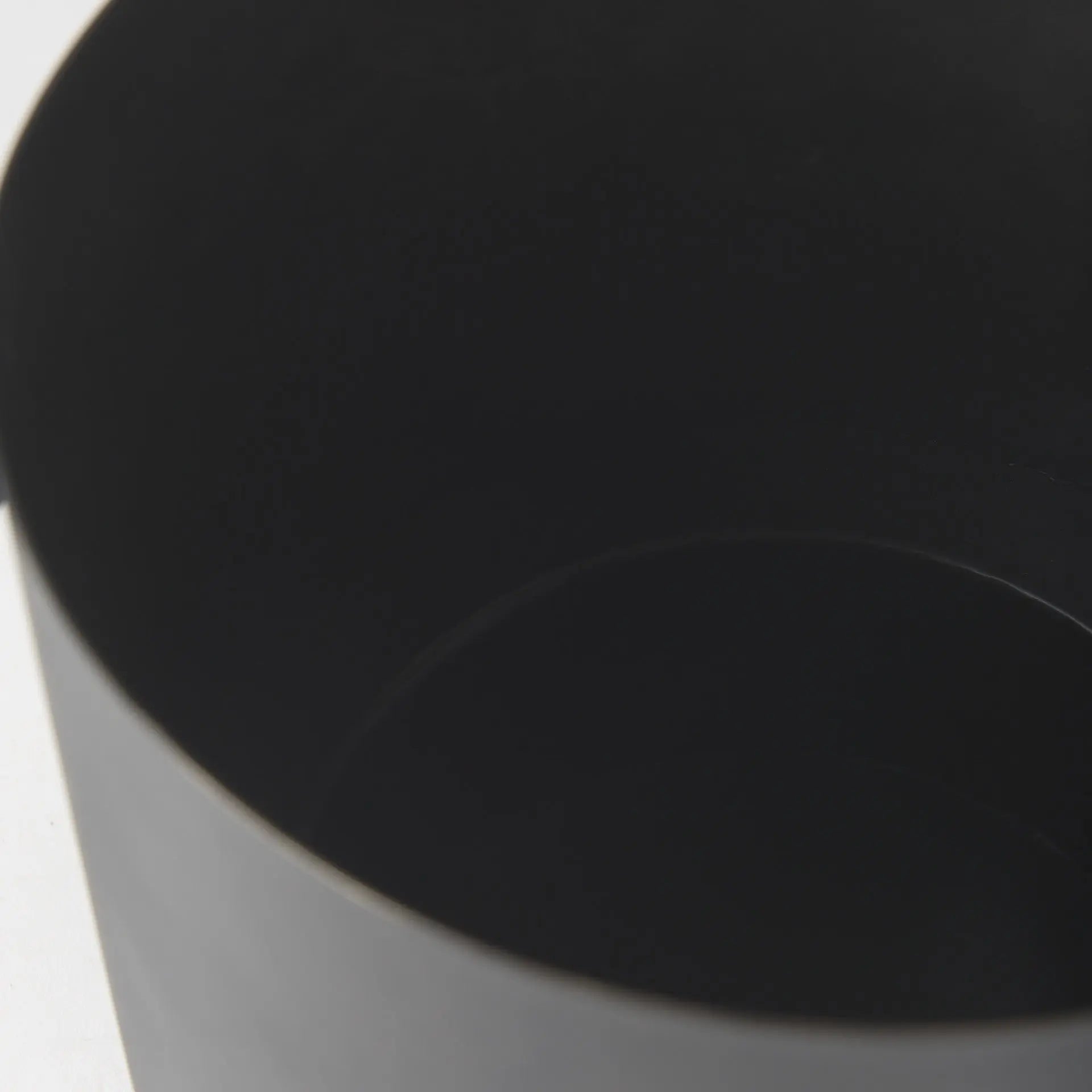 9" Black Metal Round Table Vase Homeroots Home Decor