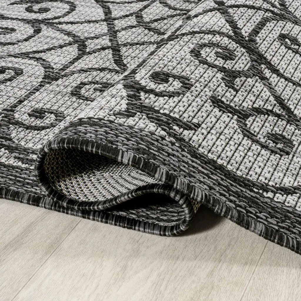 9' Light Gray And Black Round Geometric Indoor Outdoor Area Rug Homeroots Outdoor