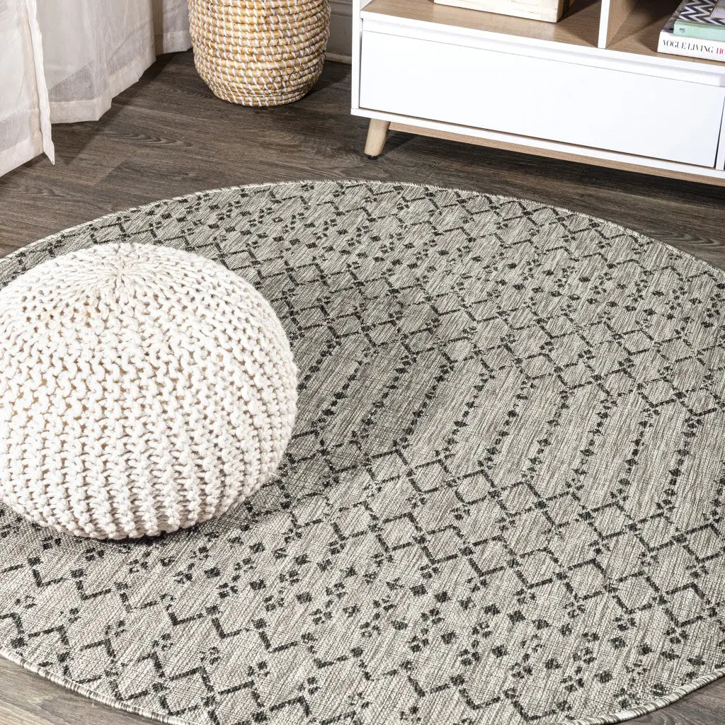 9' Light Gray And Black Round Trellis Indoor Outdoor Area Rug Homeroots Outdoor