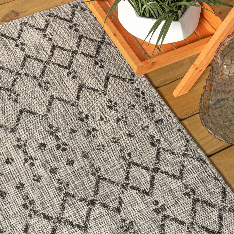 9' Light Gray And Black Square Trellis Indoor Outdoor Area Rug - GreatEagleInc