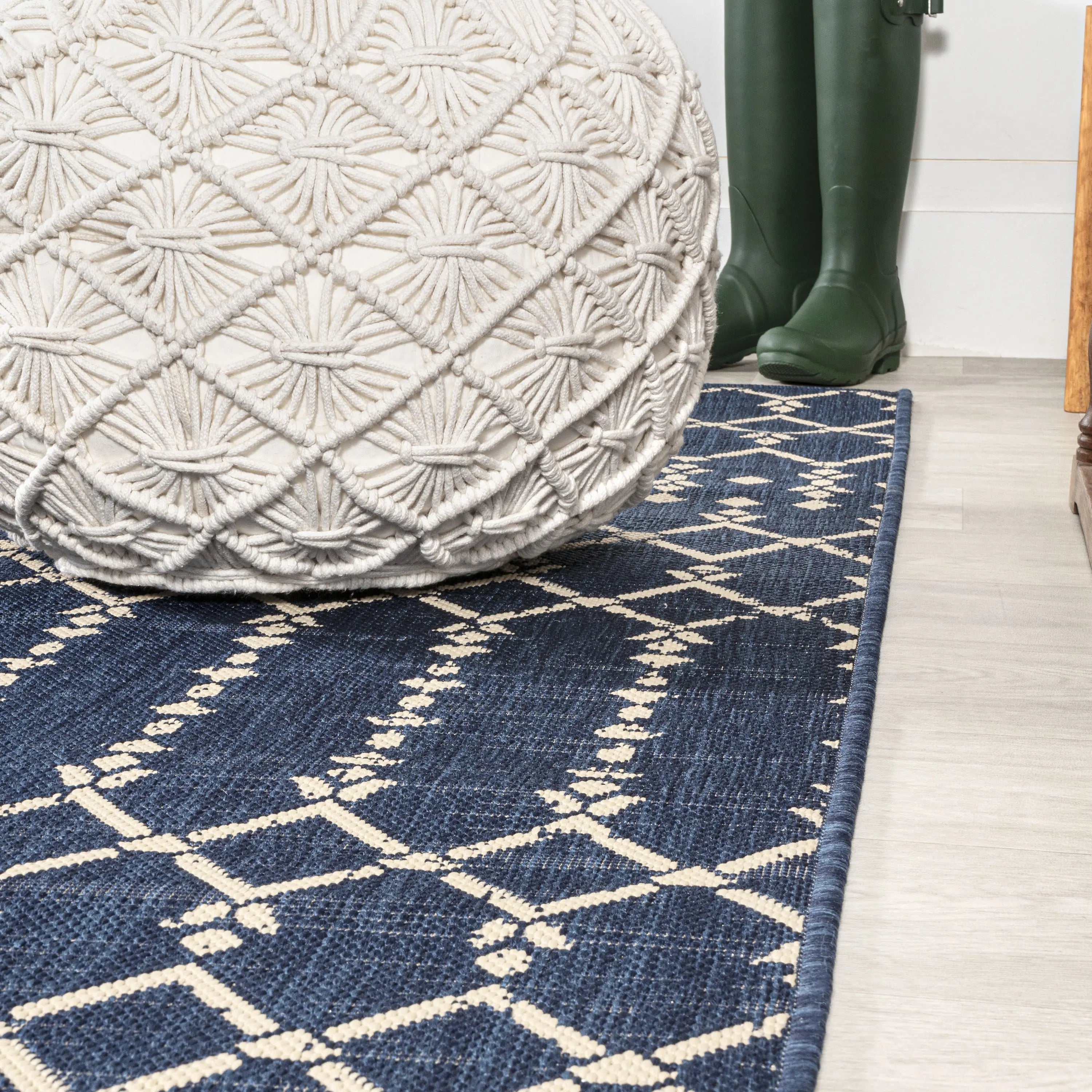 9' Navy Blue And Beige Round Trellis Indoor Outdoor Area Rug Homeroots Outdoor