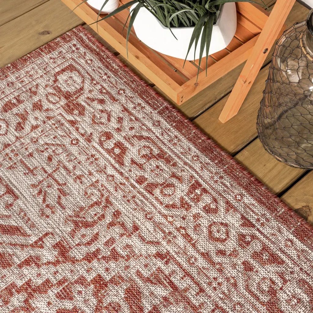 9' Red And Taupe Round Medallion Indoor Outdoor Area Rug Homeroots Outdoor