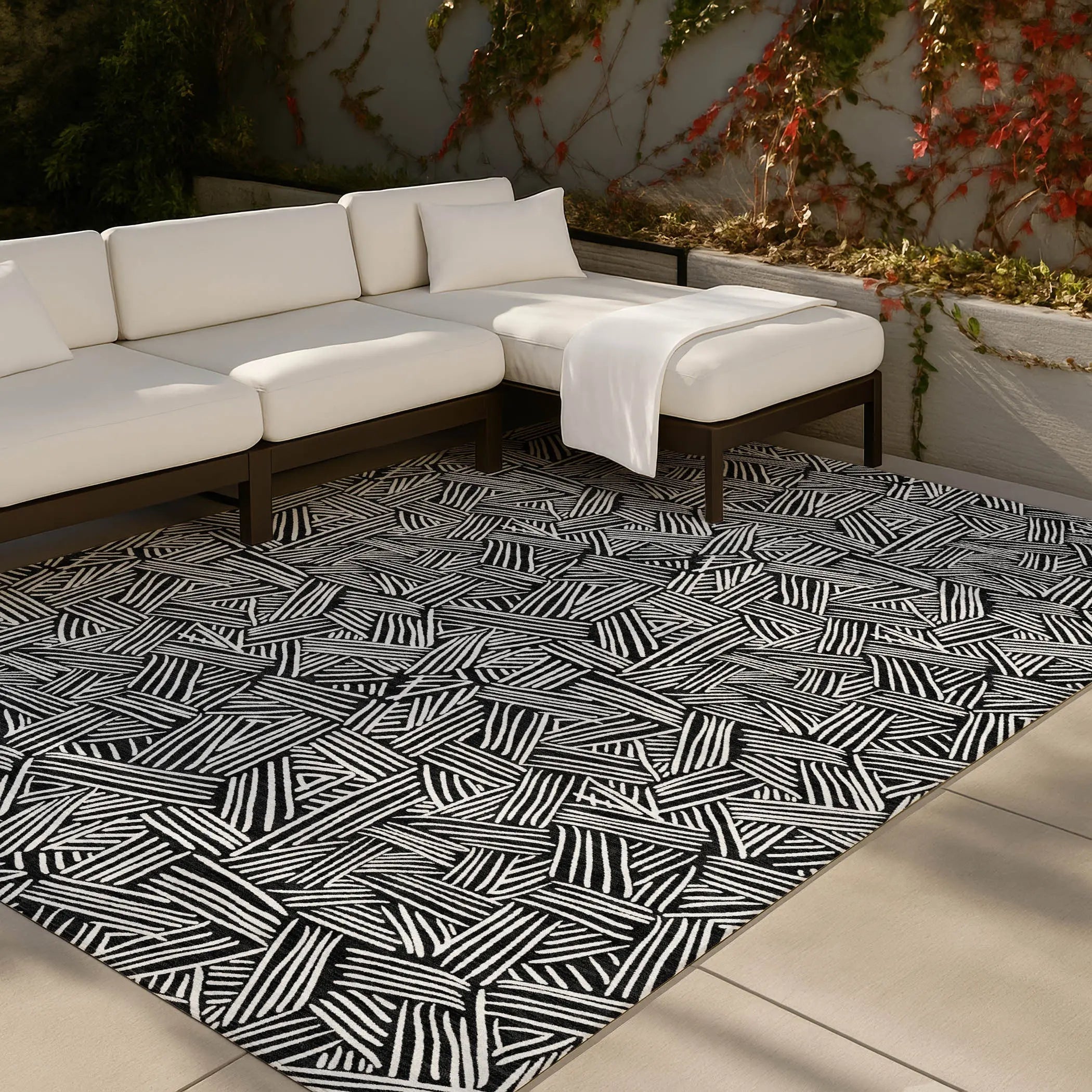 9' X 12' Black And Ivory Geometric Washable Indoor Outdoor Area Rug Homeroots Outdoor