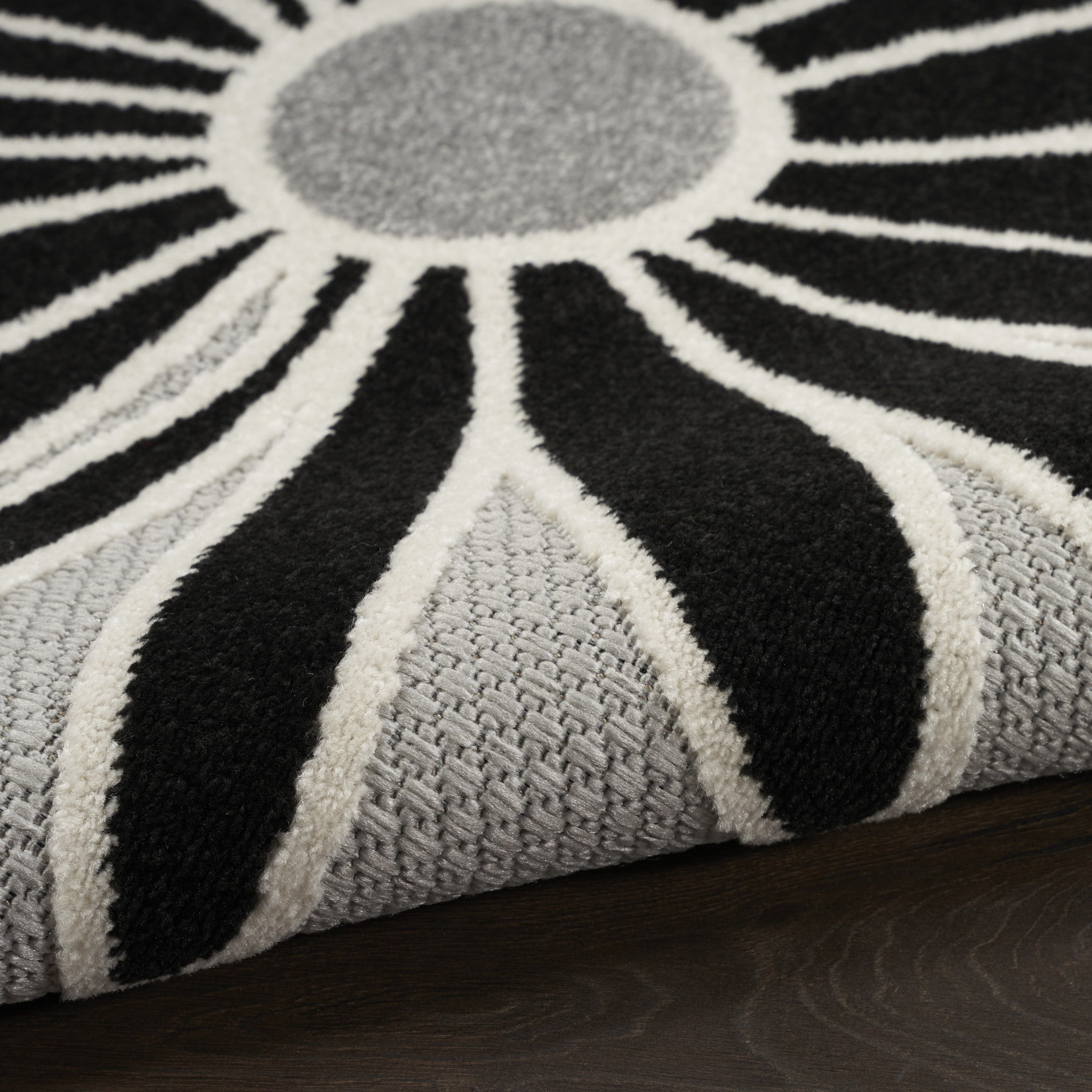 9' X 12' Black And White Floral Stain Resistant Non Skid Area Rug Homeroots Outdoor