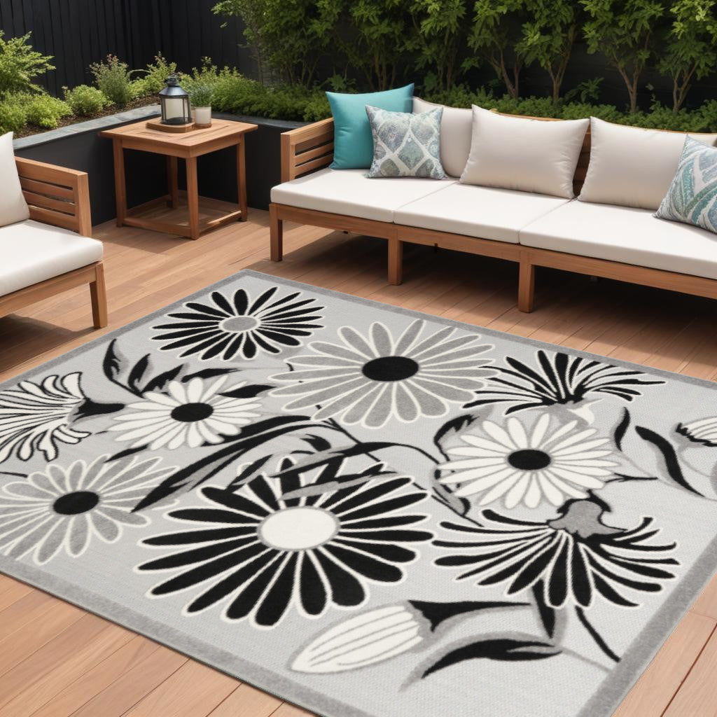 9' X 12' Black And White Floral Stain Resistant Non Skid Area Rug Homeroots Outdoor