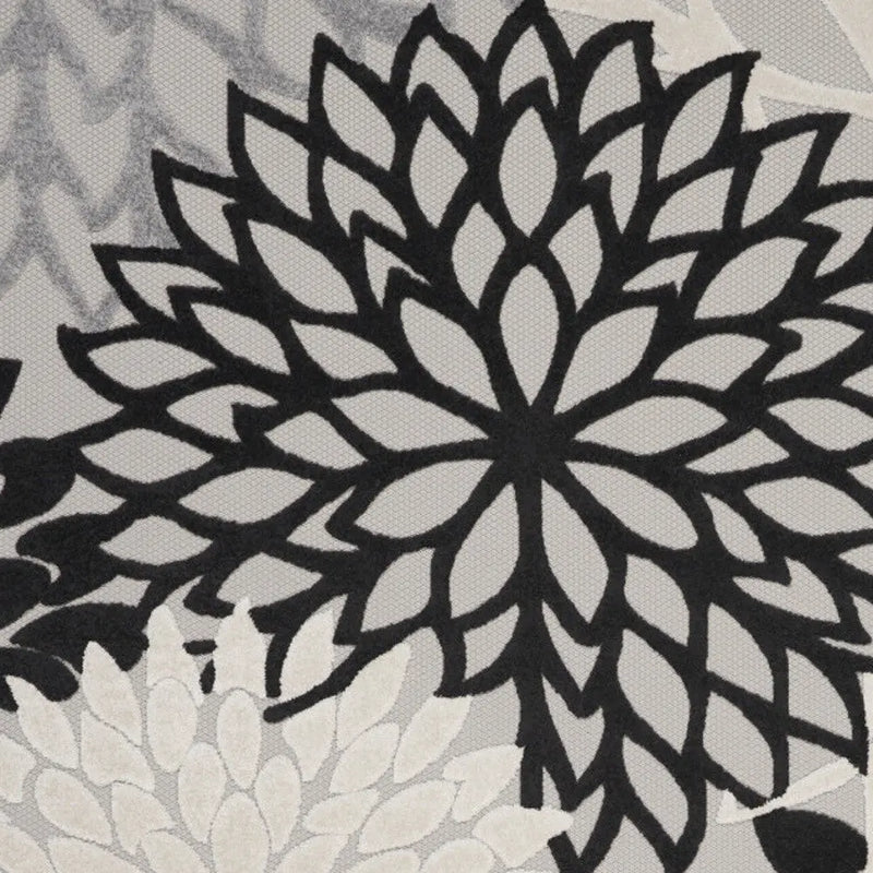9' X 12' Black And White Indoor Outdoor Area Rug - GreatEagleInc