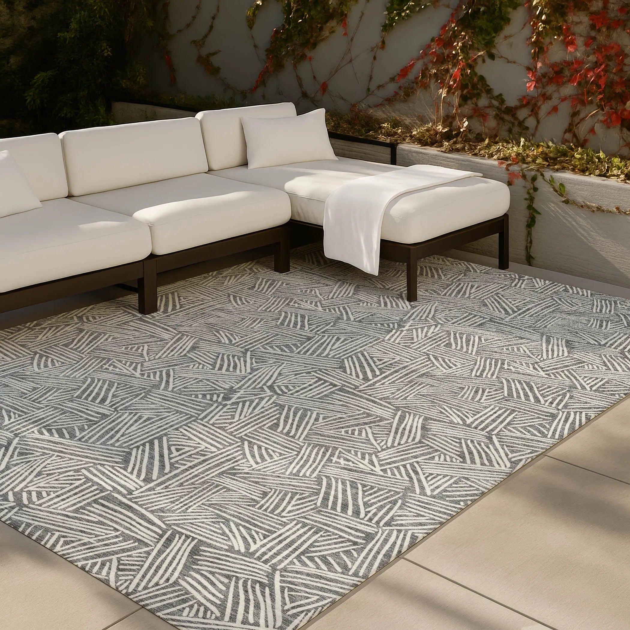 9' X 12' Gray And Ivory Geometric Washable Indoor Outdoor Area Rug Homeroots Outdoor