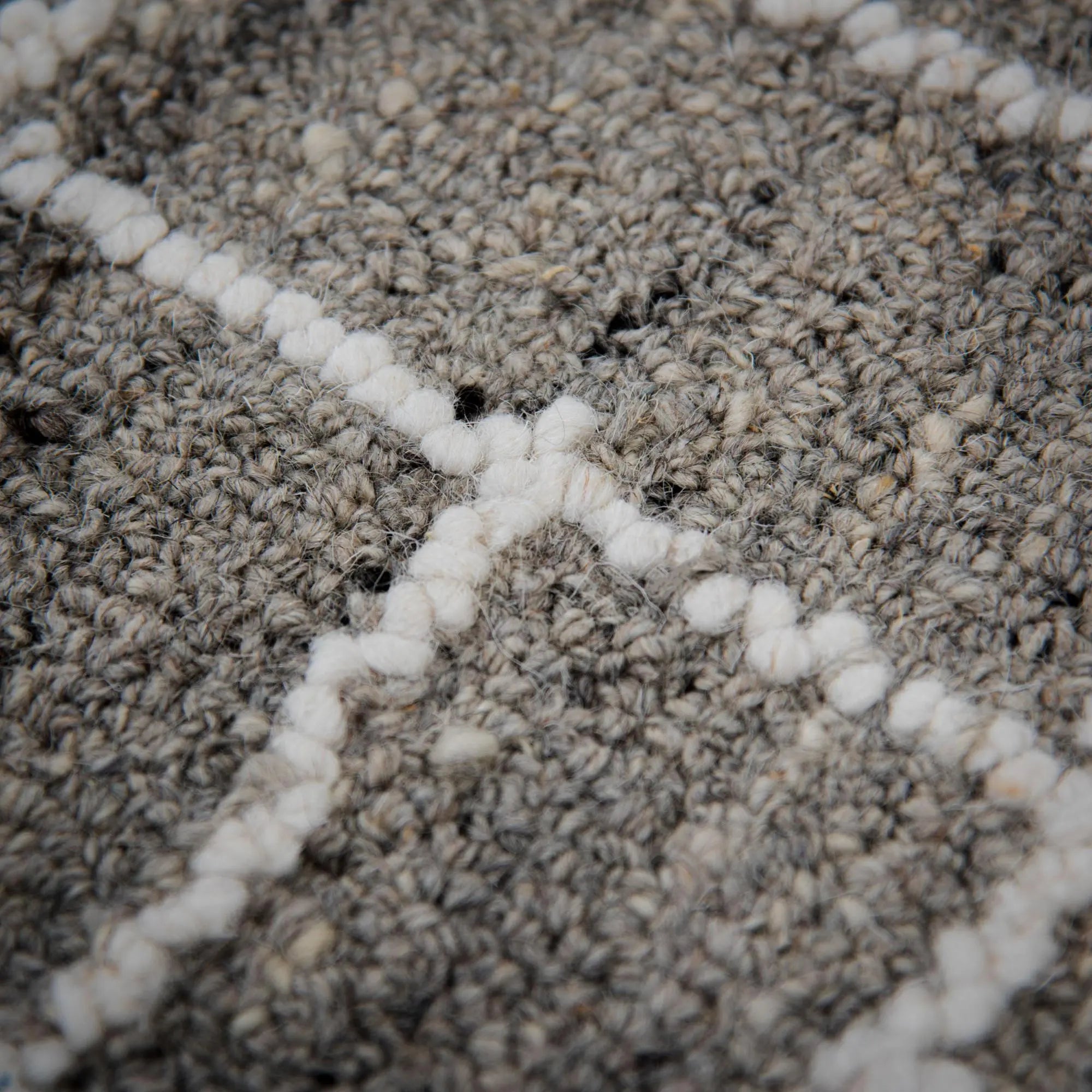 9' X 12' Gray And Ivory Wool Plaid Hand Tufted Area Rug Homeroots Home Decor
