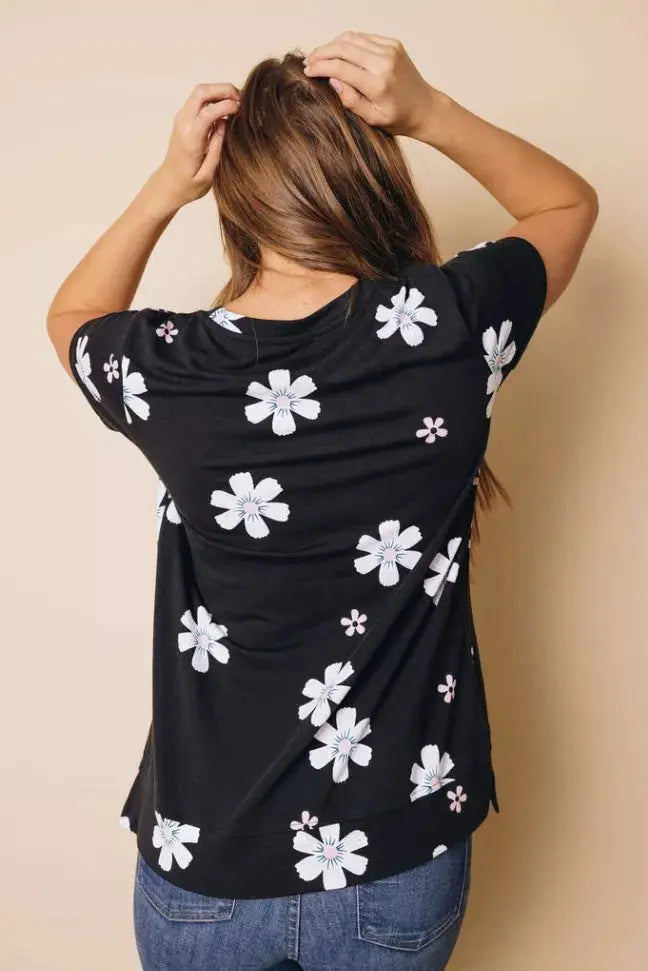 Aisha Short Sleeve Floral Tee Stay Warm in Style