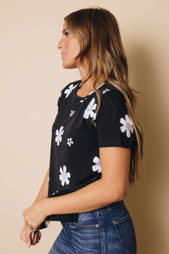 Aisha Short Sleeve Floral Tee Stay Warm in Style