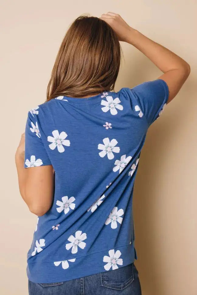 Aisha Short Sleeve Floral Tee Stay Warm in Style