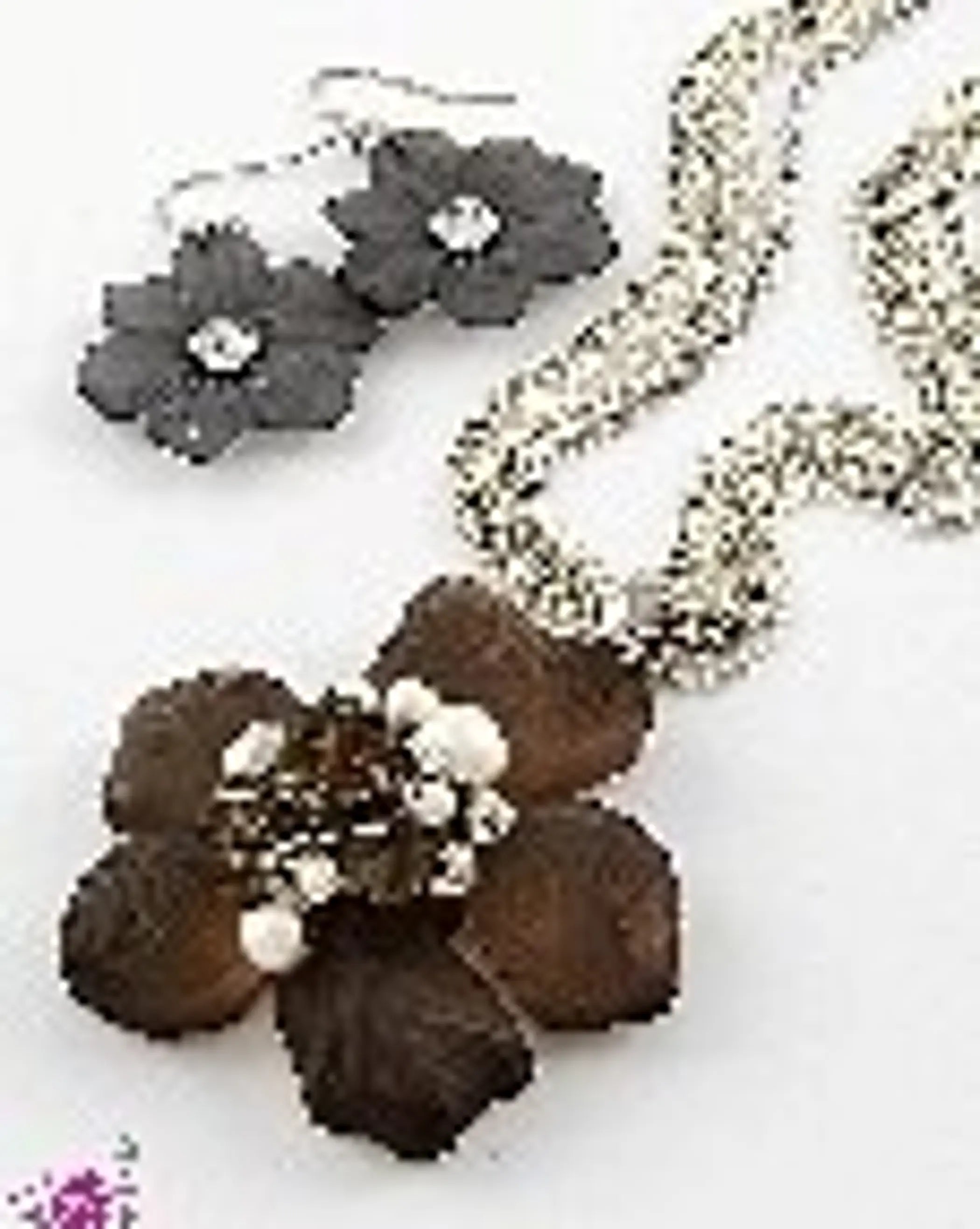 Akila in Silver/ Dark Brown SurelyMine