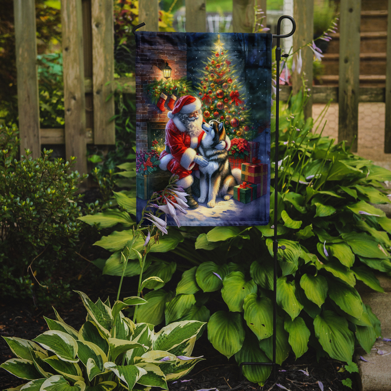 Alaskan Malamute and Santa Claus Garden Flag Caroline's Treasures