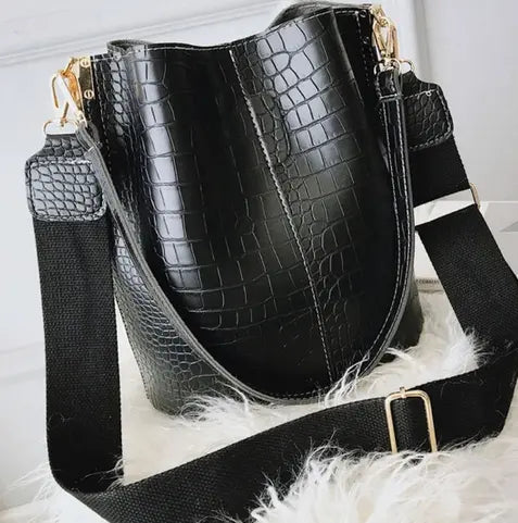 Amy Crossbody Claudia G Collection