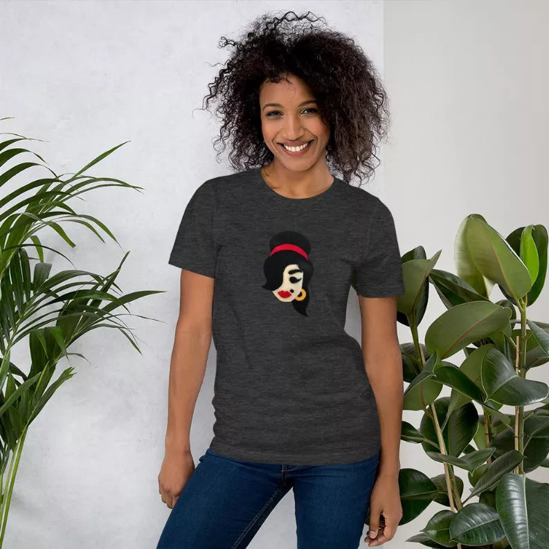 Amy in the House - Women's T-Shirt Mi Cielo
