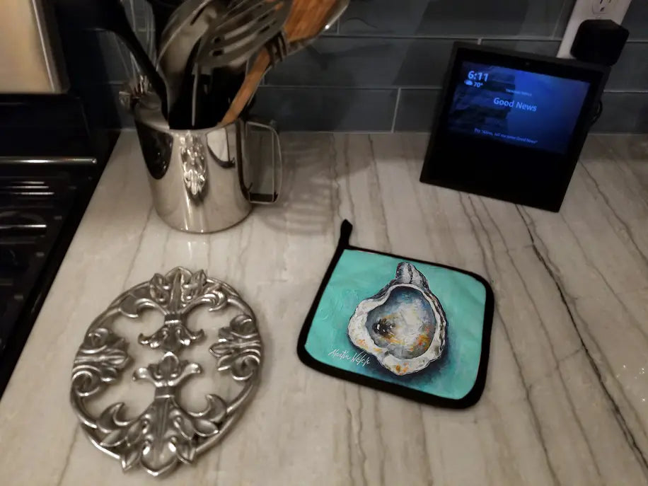Aqua Pearl Oyster Pair of Pot Holders Caroline's Treasures