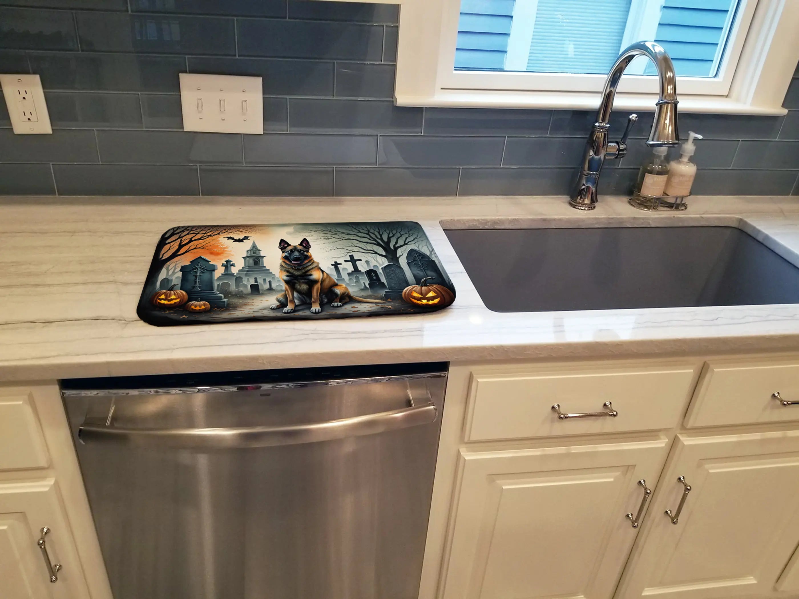 Belgian Malinois Spooky Halloween Dish Drying Mat Caroline's Treasures