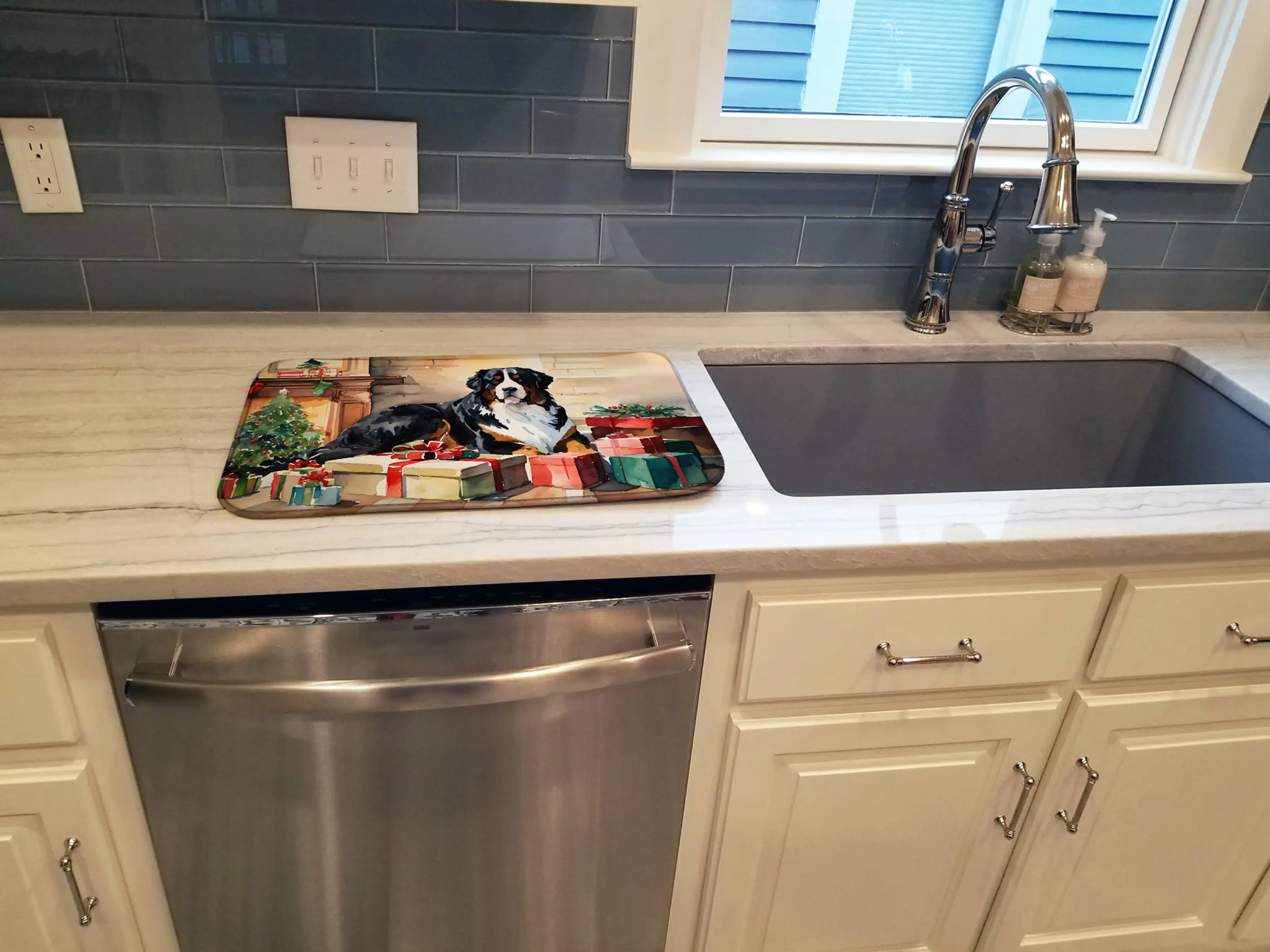 Bernese Mountain Dog Cozy Christmas Dish Drying Mat Caroline's Treasures