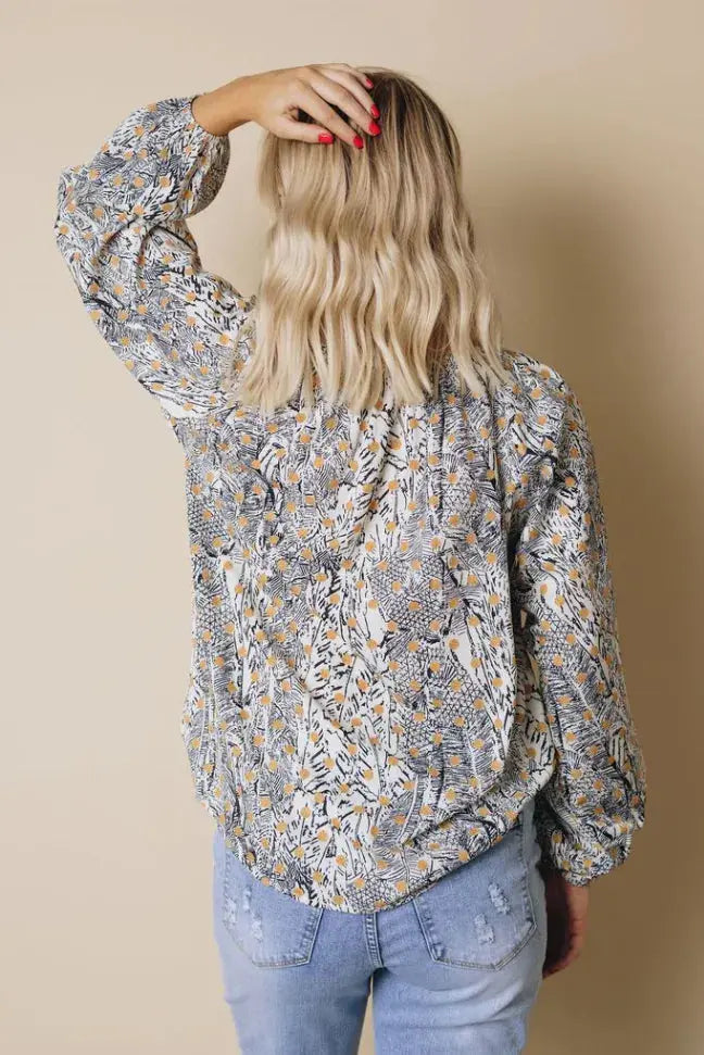 Beth Abstract Blouse Stay Warm in Style