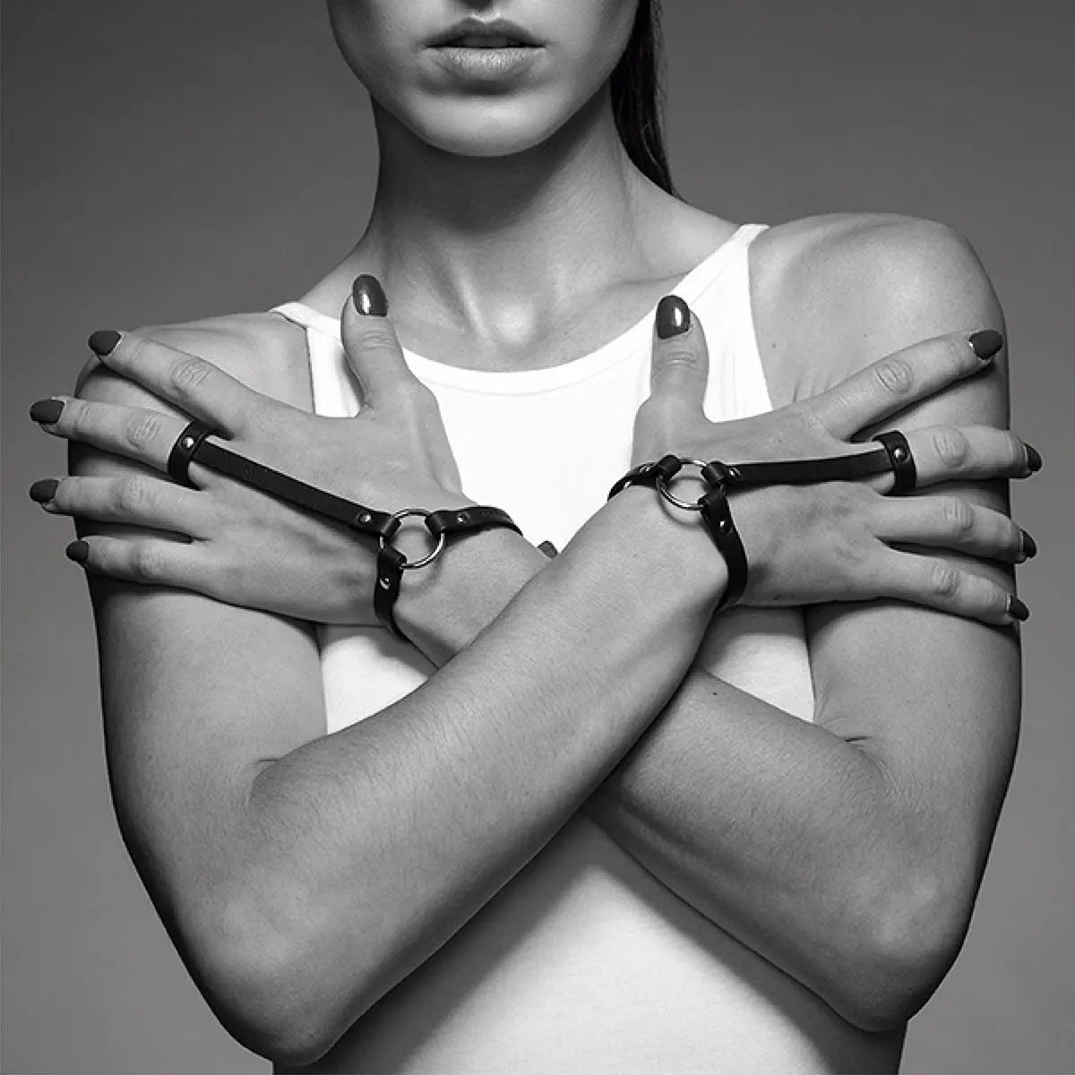 Bijoux Indiscrets Maze Hand Bracelet Harness - Black Bijoux Indiscrets