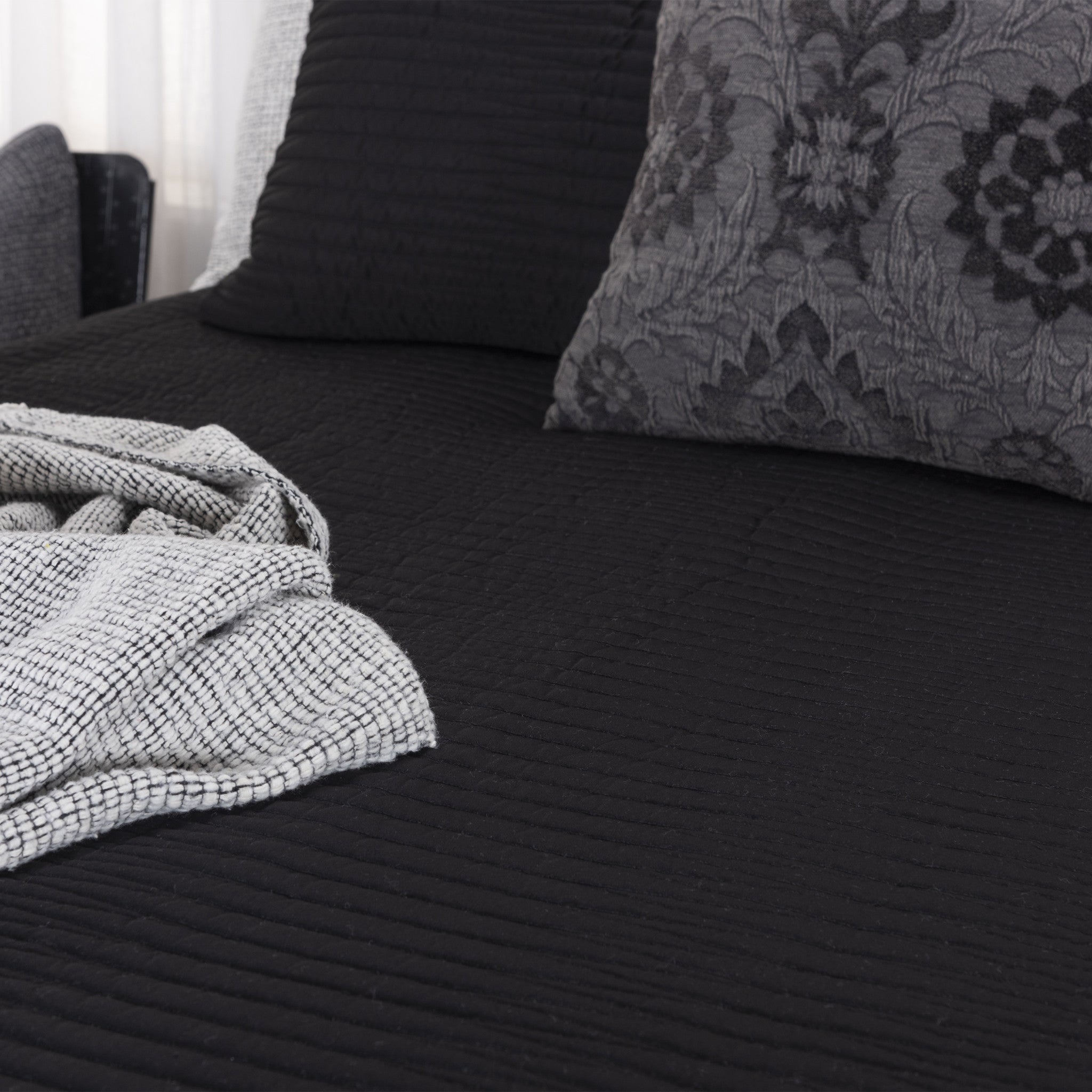 Black Geometric King Quilt - GreatEagleInc