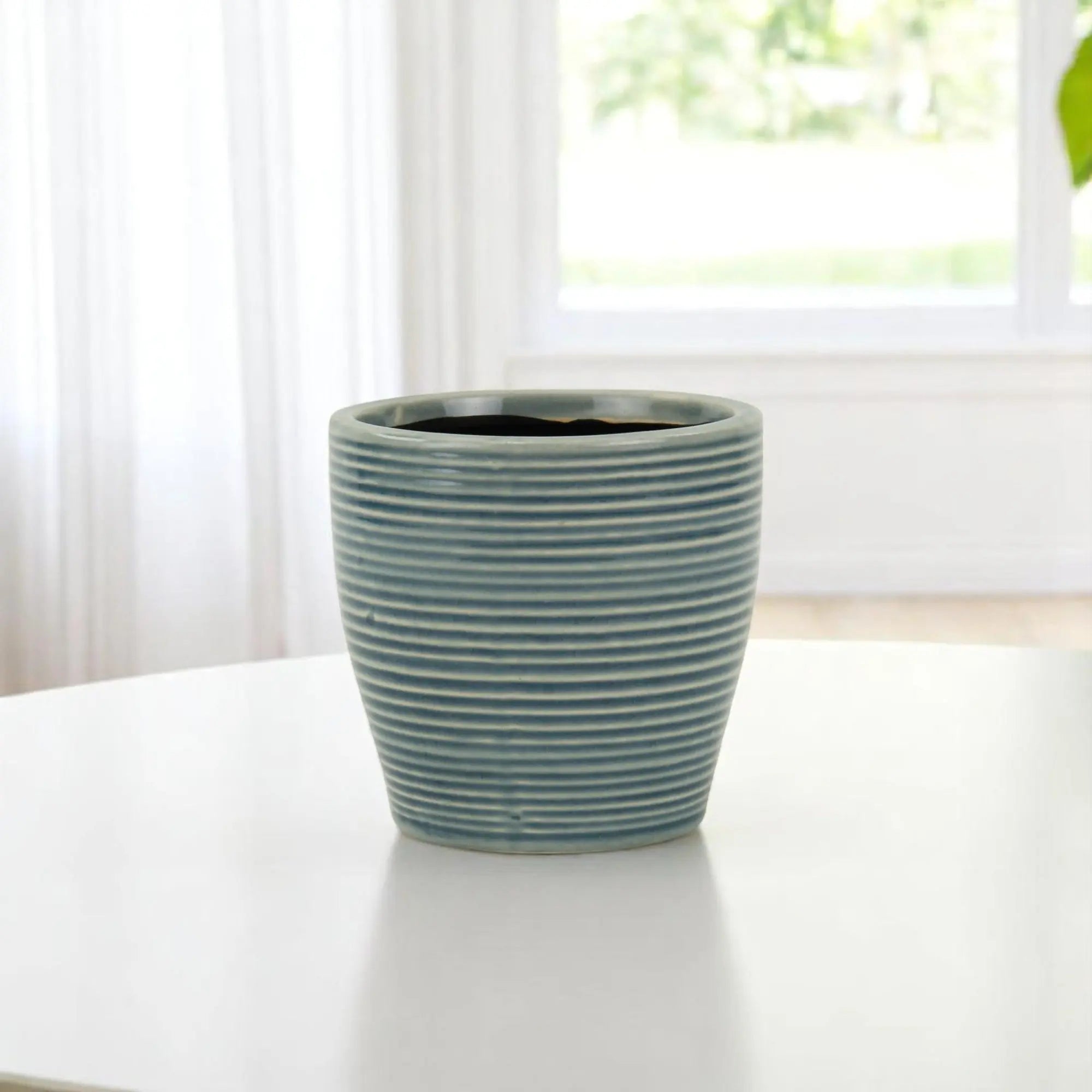Blue Ceramic 22 Ounce Striped Round Distressed Pot Planter GreatEagleInc