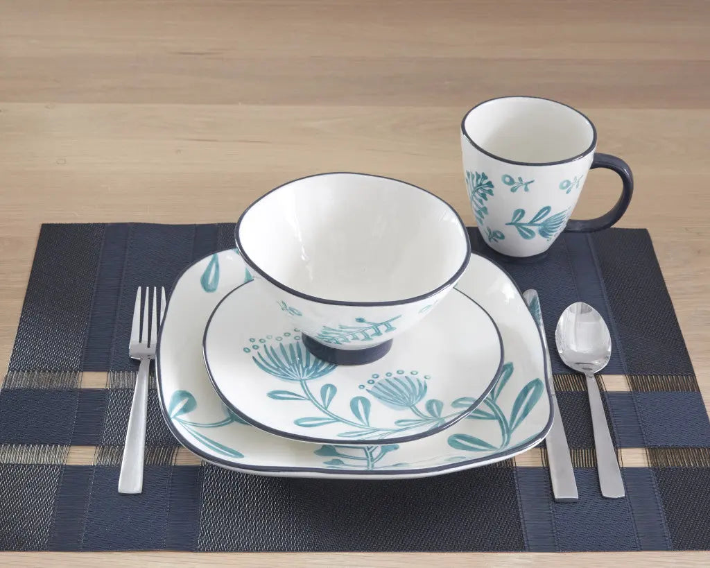 Blue and White Sixteen Piece Round Floral Ceramic Service For Four Dinnerware Set Homeroots Kitchen & Dining