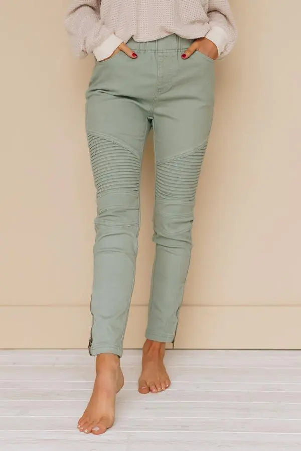 Bonnie Cropped Leggings Stay Warm in Style