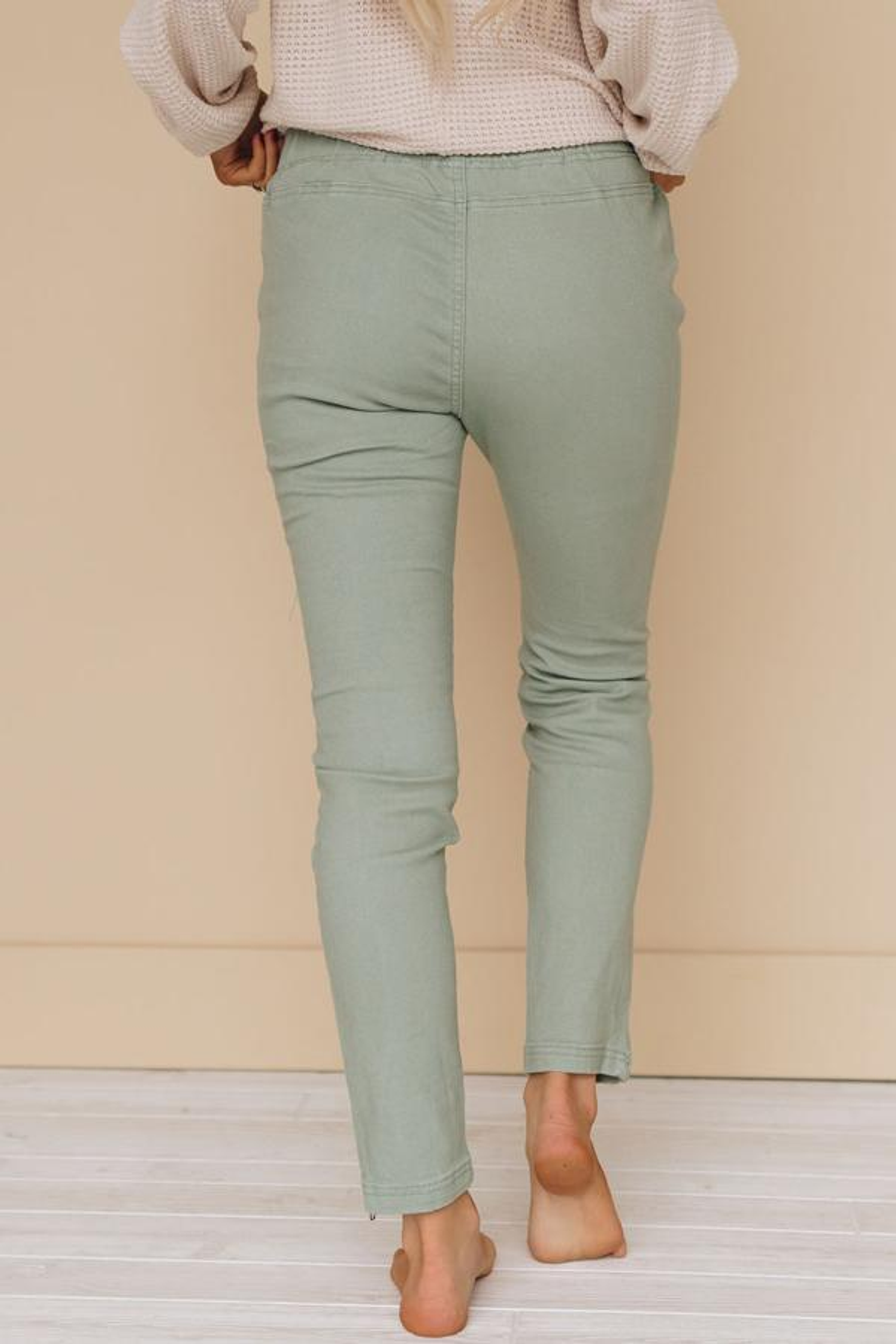 Bonnie Cropped Leggings Stay Warm in Style
