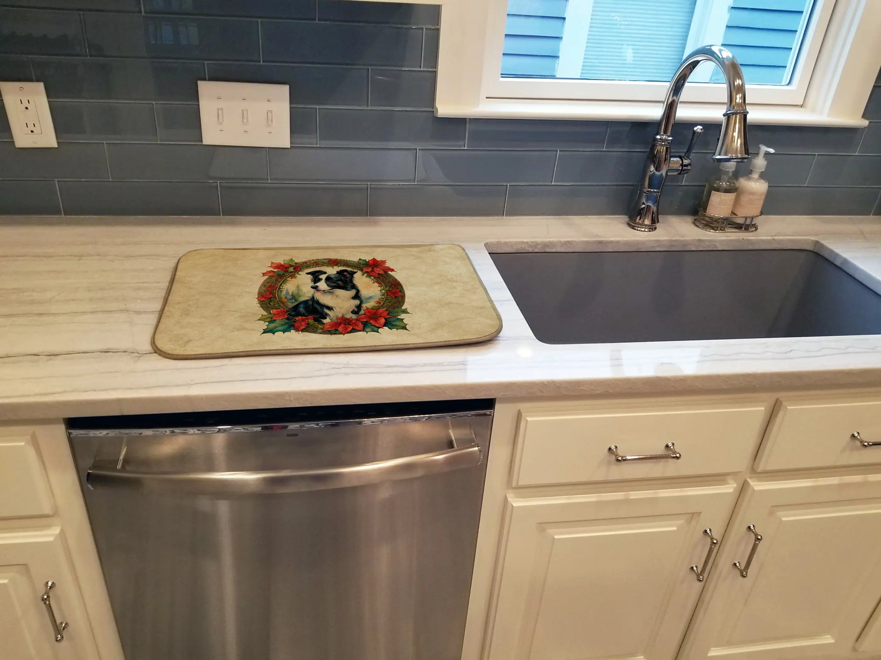 Border Collie Christmas Flowers Dish Drying Mat Caroline's Treasures