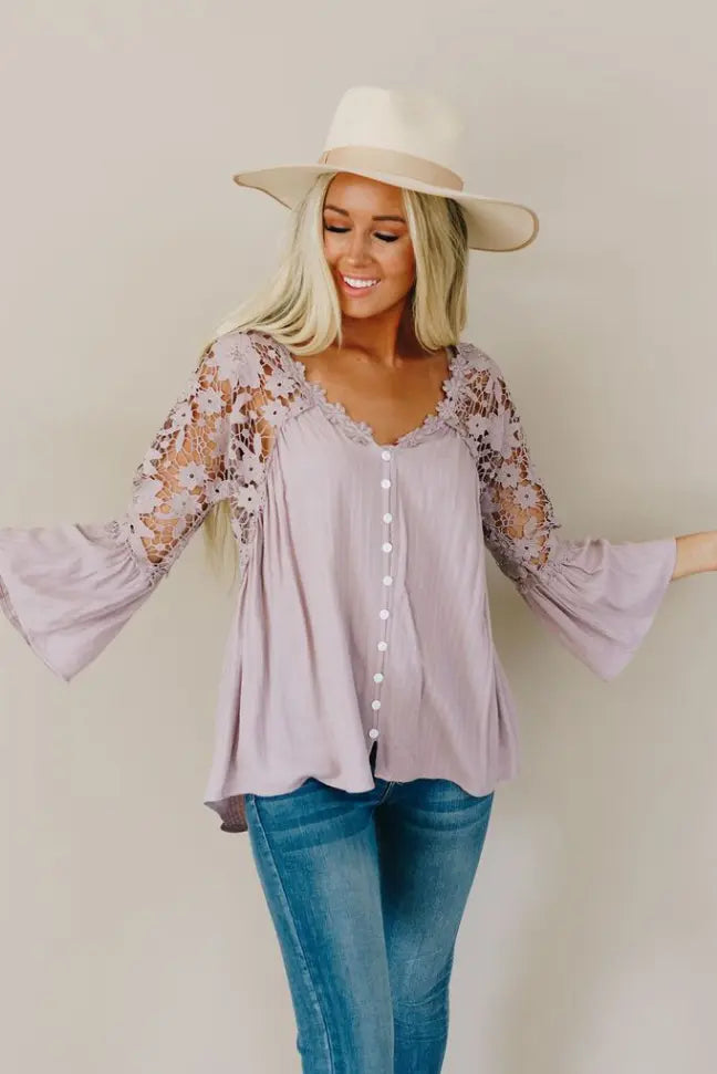 Boss Lady Lace Blouse Stay Warm in Style