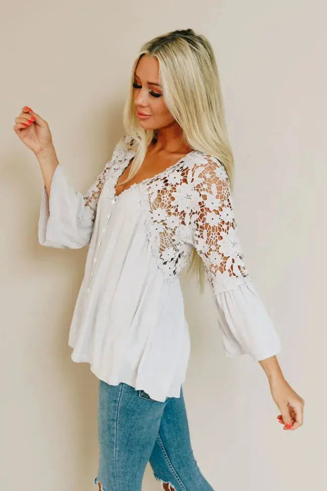 Boss Lady Lace Blouse Stay Warm in Style