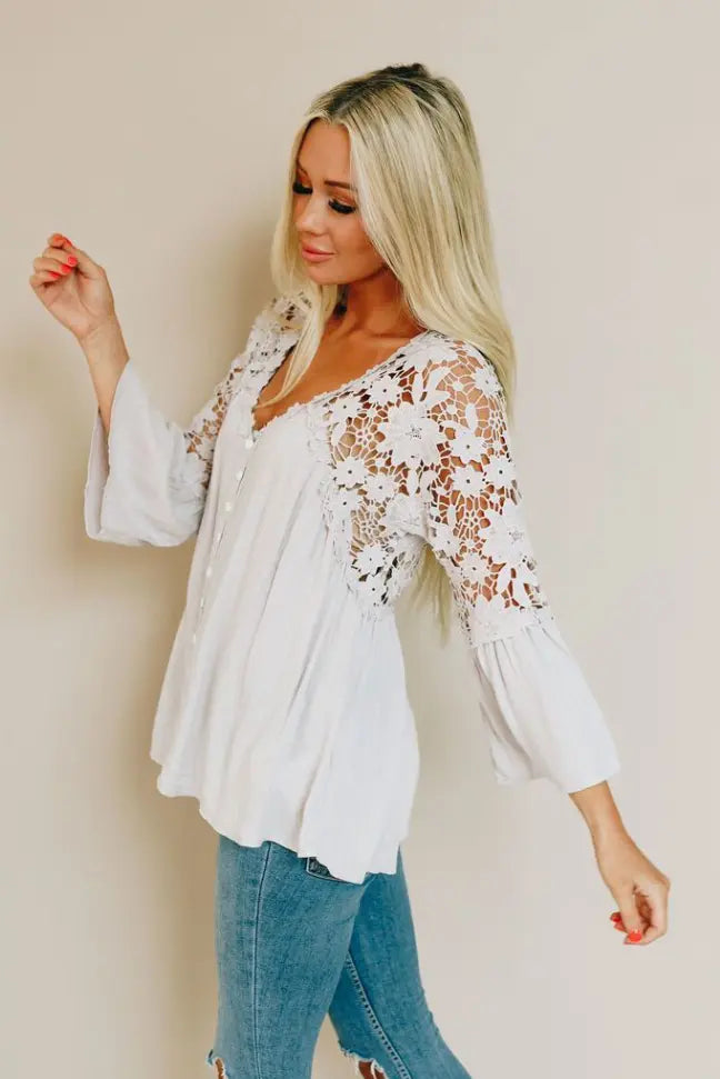 Boss Lady Lace Blouse Stay Warm in Style