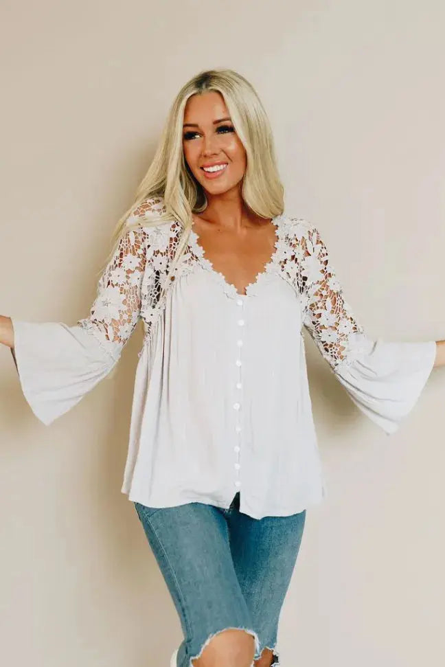 Boss Lady Lace Blouse Stay Warm in Style