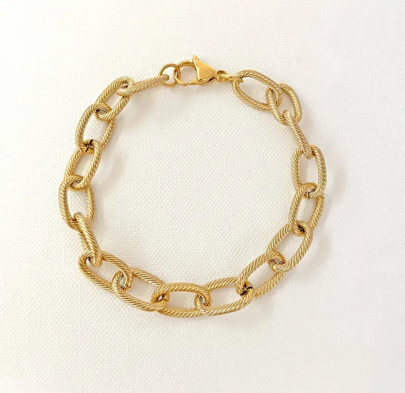 CARLY GOLD TEXTURE LINK CHAIN BRACELET Mai Desiree