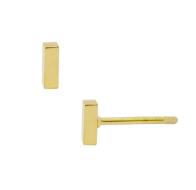 CASSIE MINI GOLD BAR STUD EARRINGS Mai Desiree
