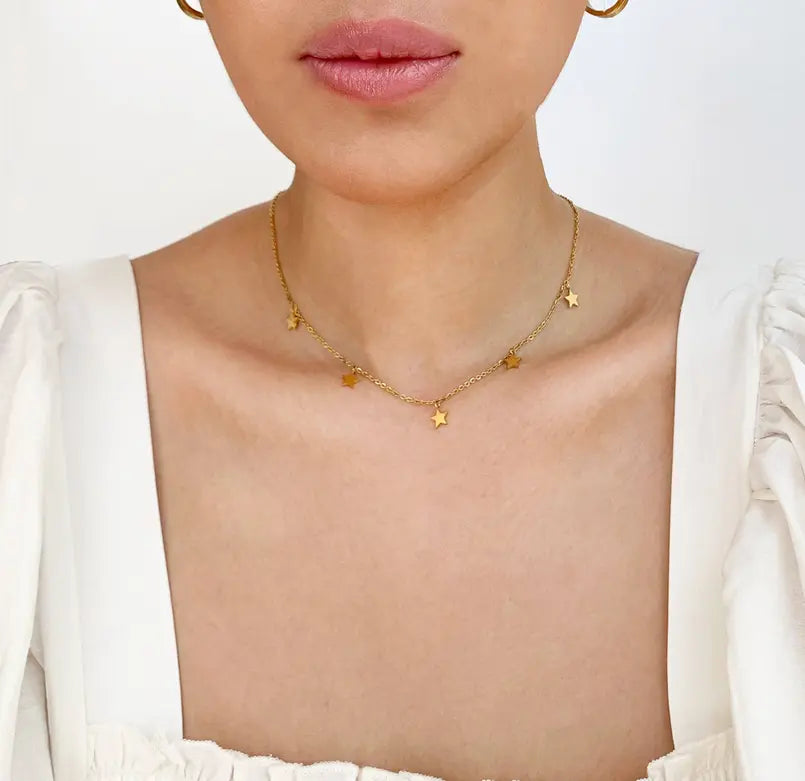 CHLOE DAINTY GOLD STAR CHAIN NECKLACE Mai Desiree