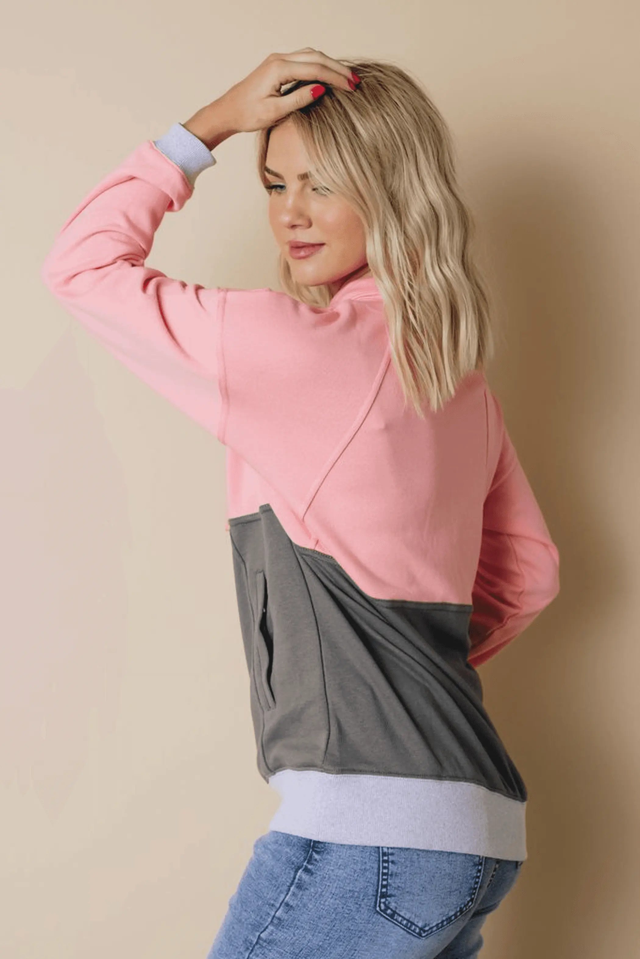 Carmen Colorblock Sweatshirt Stay Warm in Style