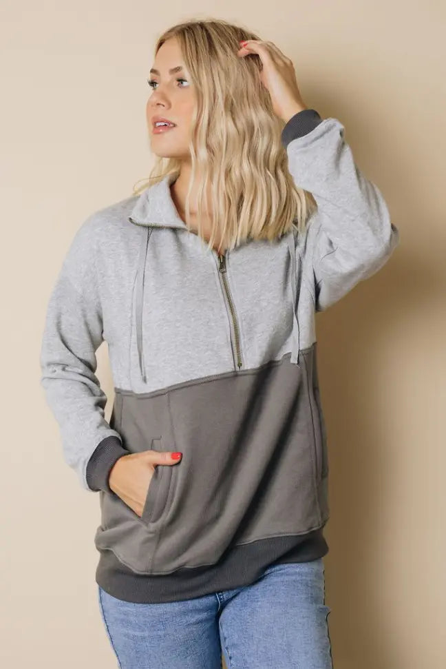 Carmen Colorblock Sweatshirt Stay Warm in Style