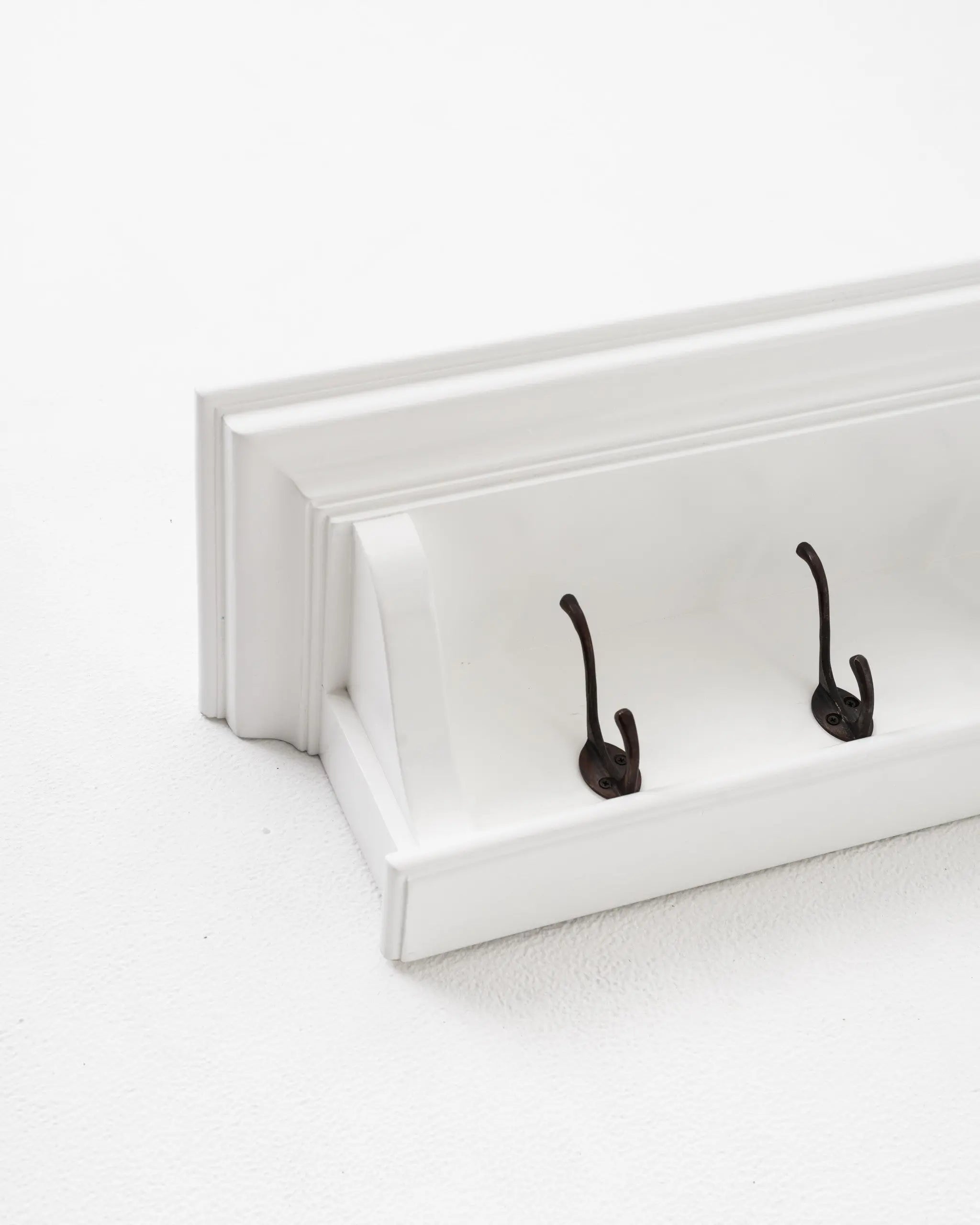 Classic White Wood Wide Four Hook Hanging Coat Rack Homeroots Organization