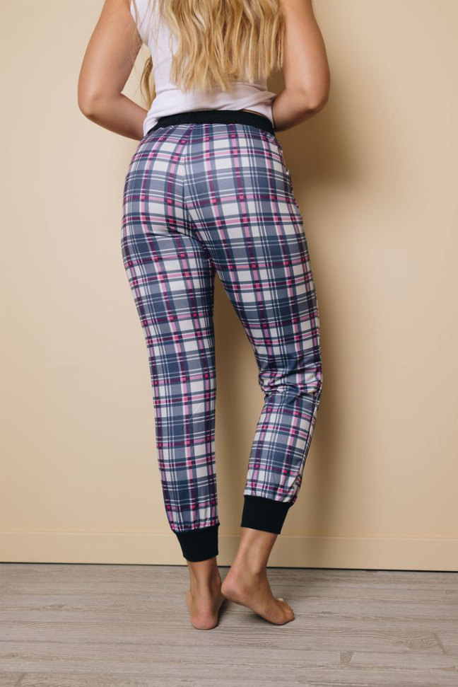Clifford Plaid Joggers Stay Warm in Style