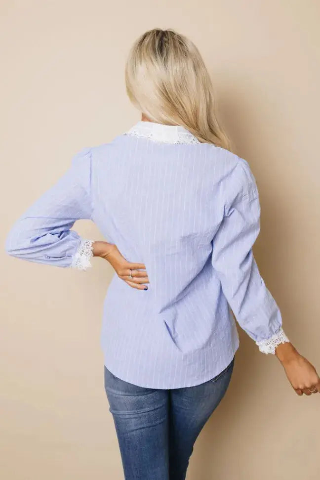 Collar Lace Striped Shirt Stay Warm in Style