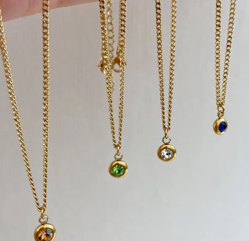 DELILAH PERIDOT BIRTHSTONE PENDANT NECKLACE - AUGUST Mai Desiree