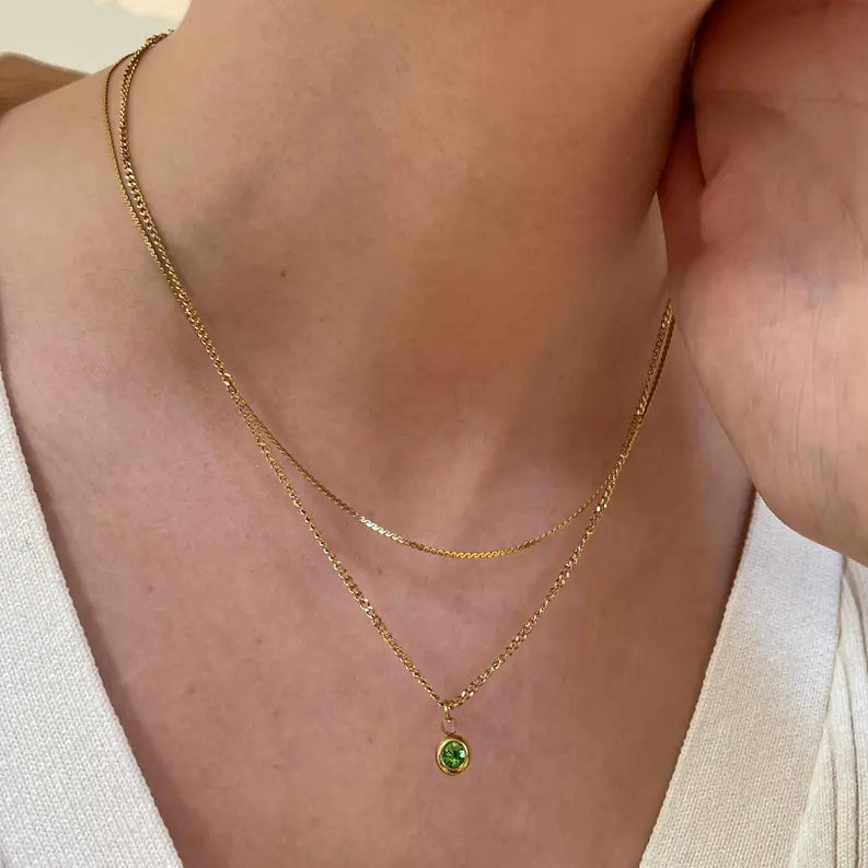 DELILAH PERIDOT BIRTHSTONE PENDANT NECKLACE - AUGUST Mai Desiree