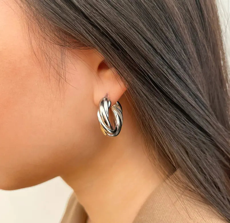 DONNA SILVER SMALL CHUNKY TWIST HOOP EARRINGS Mai Desiree