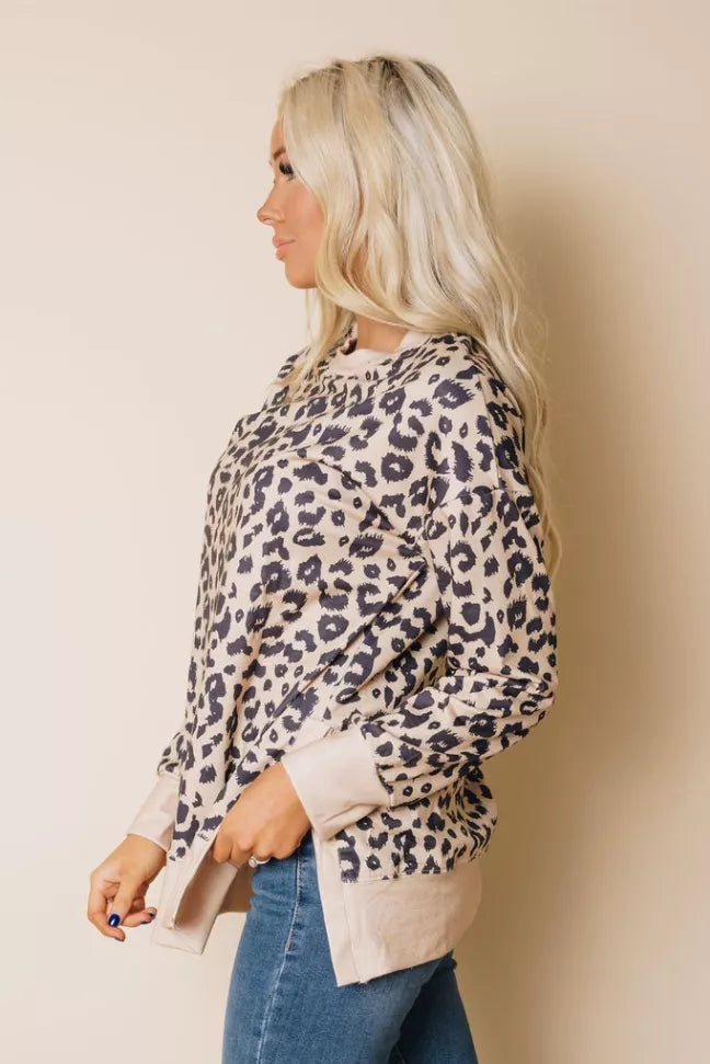 Dream on Dreamer Leopard Top Stay Warm in Style