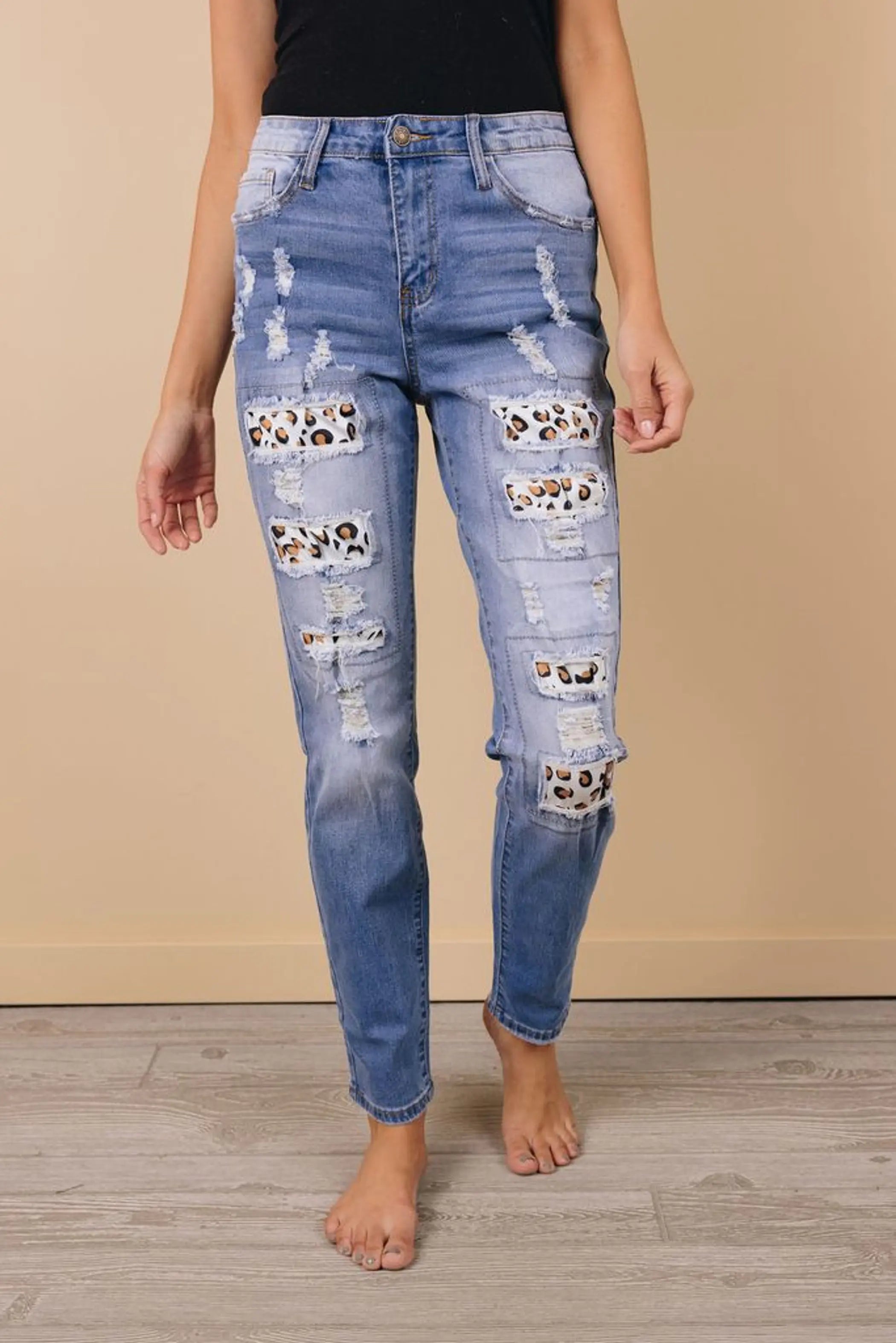 Everlasting Ripped Leopard Jeans Stay Warm in Style