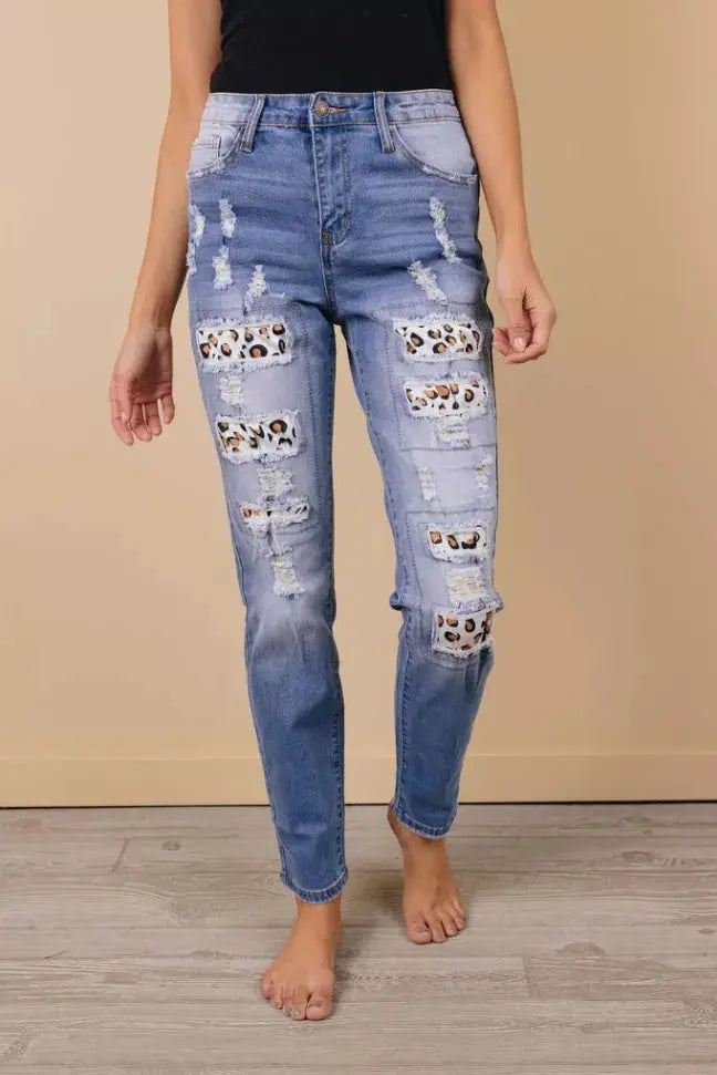 Everlasting Ripped Leopard Jeans Stay Warm in Style