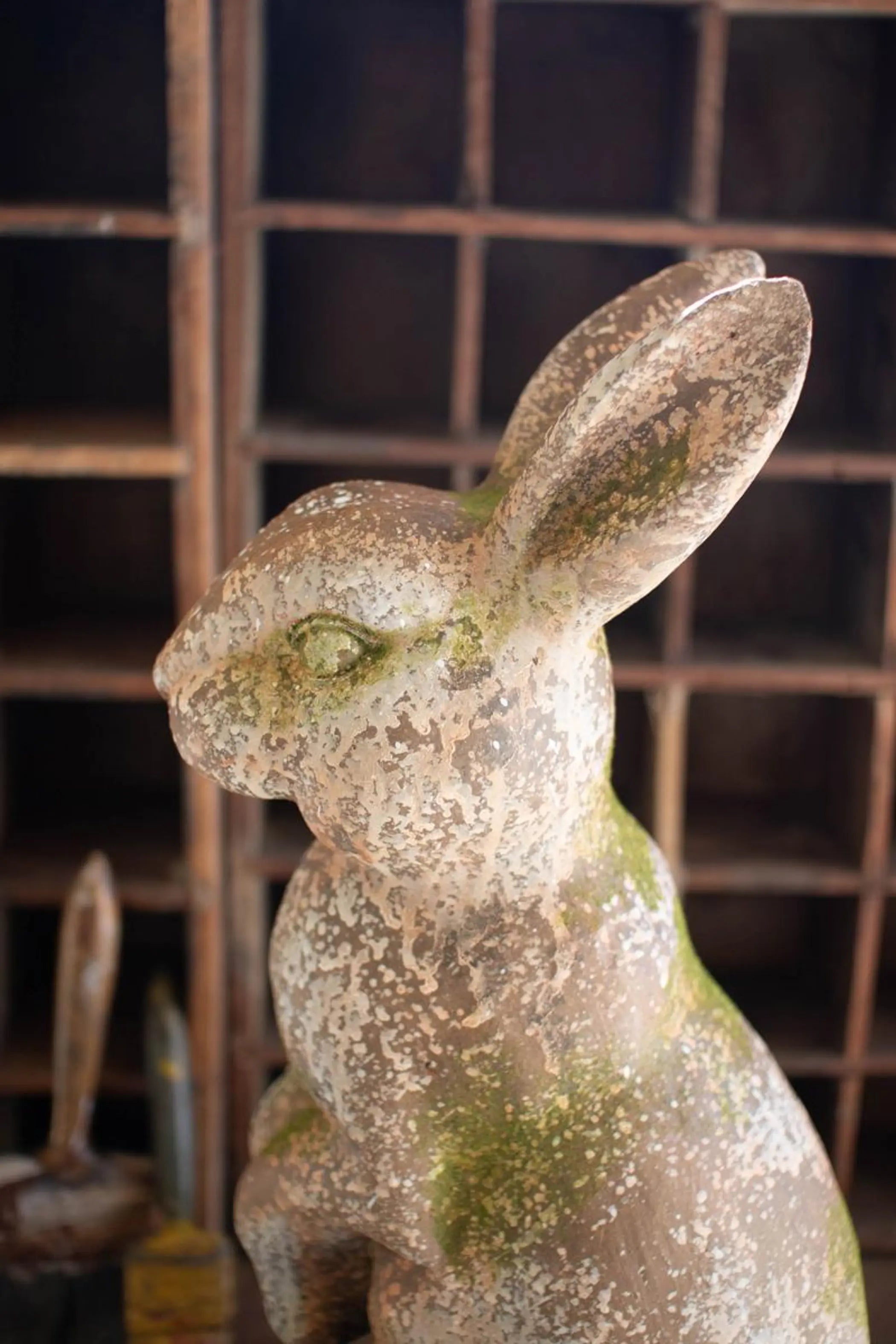 FAUX CONCRETE RABBIT - HEAD FORWARD Kalalou