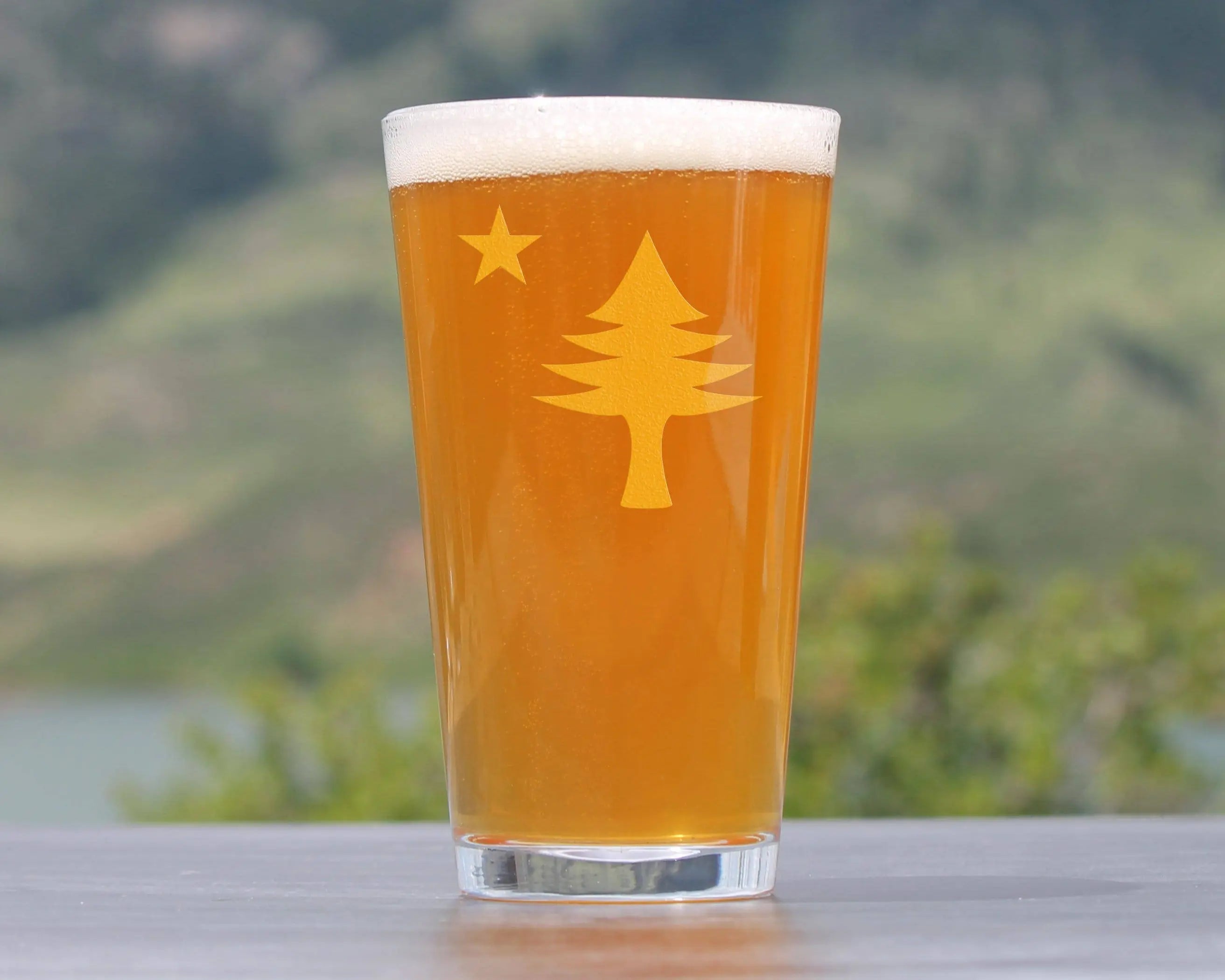 Flag of Maine Pint Glass for Beer - Mainers Gifts and Decor Bevvee